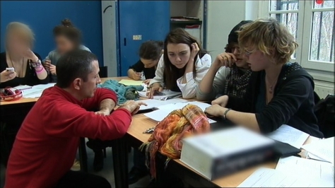 Insolite : un lycée où les ados décident de tout !